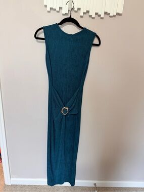 Sleeveless Teal Maxi Dress with Decorative Gold Buckle